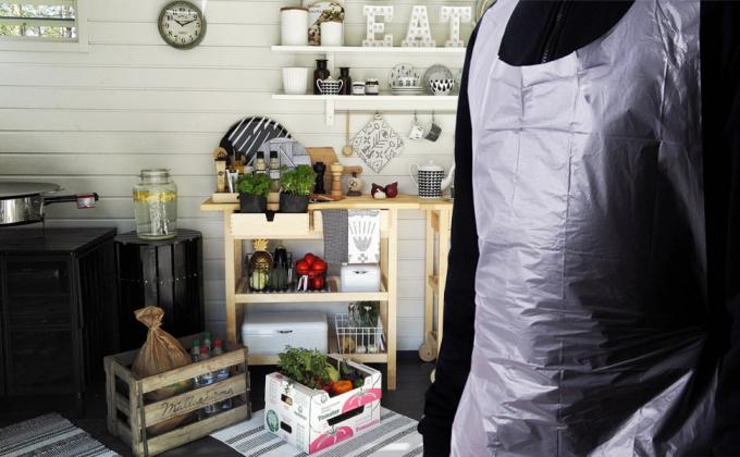 Disposable apron