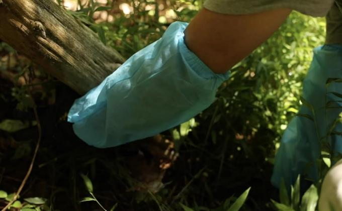 Non-Woven Hand Protector Elastic Closures Durable Arm Handpiece Waterproof Disposable Microporous Sleeve Cover 3