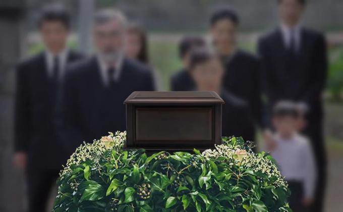 Handcrafted Extra Large Wooden Funeral Cremation Urn Box And Casket For Human Ashes Adult Burial Urns For Men 0