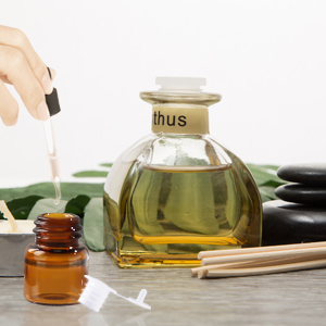 Glass Essential Oils Sample Bottles With Black Caps For Essential Oils, Perfumes & Lab Chemicals 30ml Measuring Cup 1