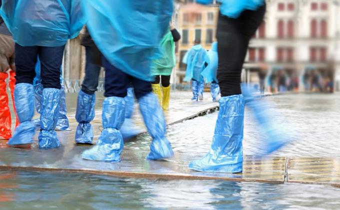 Boot And Shoe Covers 19 Inch Tall Extra Large Durable Water/Skid Resistant Long Shoe Cover Clear Waterproof Anti-Slip 3